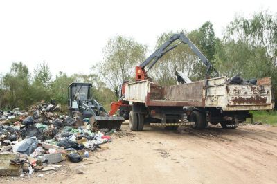 En Berisso el terrapl�n costero est� dominado por la basura y lo cerrar�n al tr�nsito vehicular