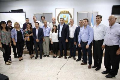 Acuerdo con 15 intendentes para la gesti�n de residuos urbanos