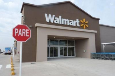 Clausura al supermercado Walmart: Culpan a un basural cercano