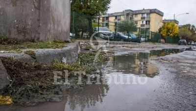 Piden cambio de cloacas en dos barrios de la zona sur