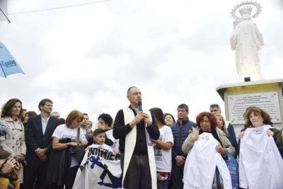 Rezaron en la Banquina de los Pescadores ante la dif�cil situaci�n de los trabajadores