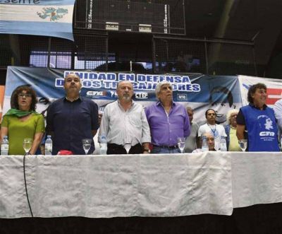 Moyano renov� sus cr�ticas al Gobierno y busca apoyos para impulsar un paro general