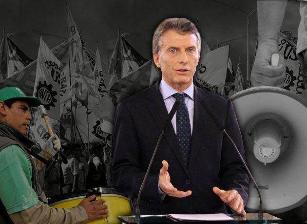 El Gobierno relanza su pata sindical con un acto de apoyo a Macri, tras la embestida de un Moyano 