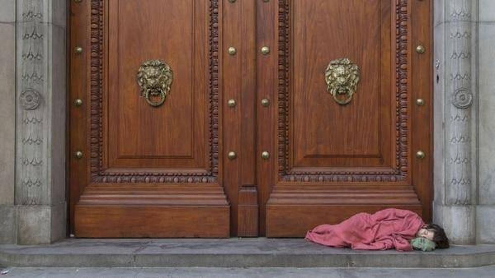 Seg�n la UCA, la pobreza infantil aument� al 62,5% y hay 8 millones de ni�os privados de alg�n derecho