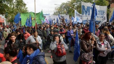 Las organizaciones sociales exigen ser miembros de la CGT