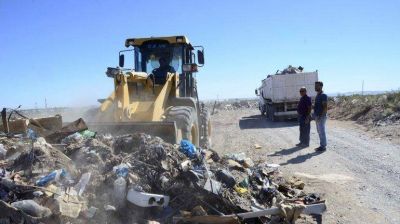 Arrojaban basura en la meseta y los multaron