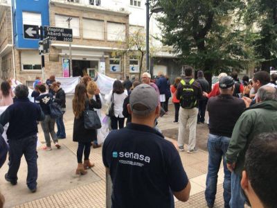 Sigue el paro en el Senasa: confirmaron dos despidos