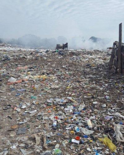 Entre el humo y el abandono, los vecinos de El Volcadero luchan por un entorno digno