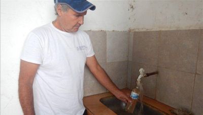 Otra vez el agua turbia motiv� amargas quejas de los vecinos