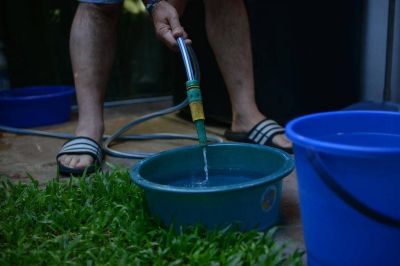 Juntan firmas en Villa Elisa por el p�simo servicio de agua potable