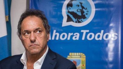 Un fiscal pidi� que se le proh�ba salir del pa�s a Daniel Scioli