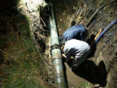 Qued� reparada la rotura del ca�o que afectaba al servicio de agua en Quequ�n