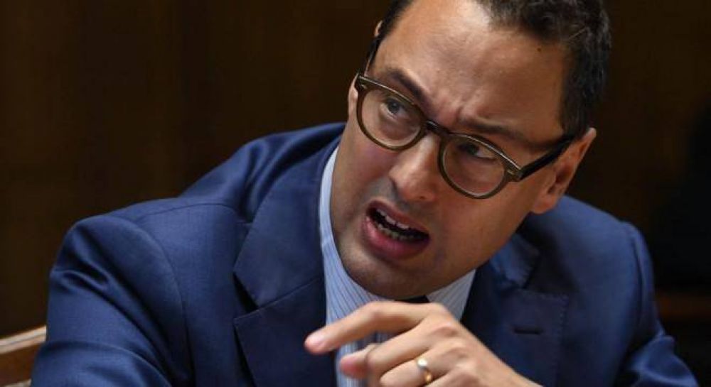 Eval�an denunciar a Cuccioli por trabar el salvataje de Oil