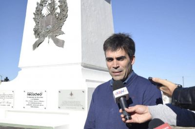 L�pez encabez� homenaje a �ngel Murga, a 100 a�os de su fallecimiento