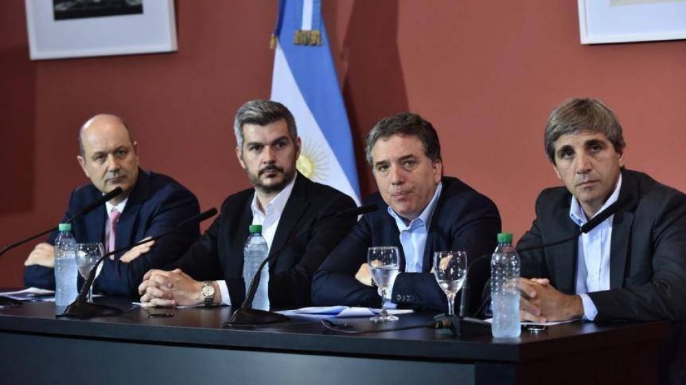 En medio de la crisis, casi el 70 por ciento no conf�a en el equipo econ�mico de Macri