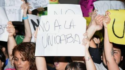 La Iglesia, el kirchnerismo y la izquierda, los sectores que agitan la oposici�n a la universidad docente en la Ciudad