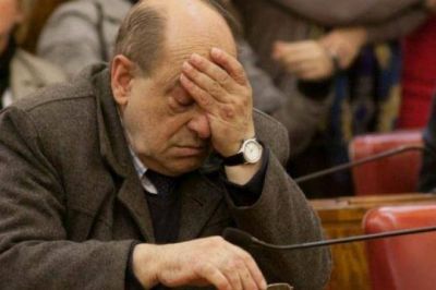 Municipales destrozaron a Arroyo luego de que les quitara beneficios econ�micos