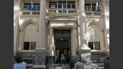El BCRA confirm� que seguir� manteniendo las tasas altas en el 