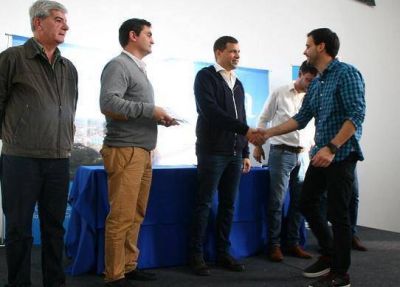 La Costa: De Jes�s encabez� la firma de convenios tur�sticos para este oto�o e invierno