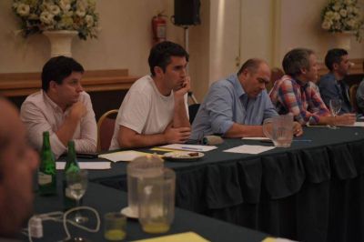 Un campe�n ol�mpico, la frutilla del encuentro de diputados oficialistas en La Feliz