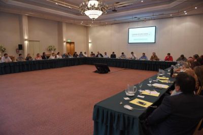 Abad: �seguiremos manteniendo las metas propuestas y ejes de gesti�n en la provincia�