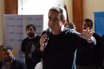 Rossi rechaz� el acuerdo con el FMI y propuso que esa decisi�n sea discutida en el Congreso