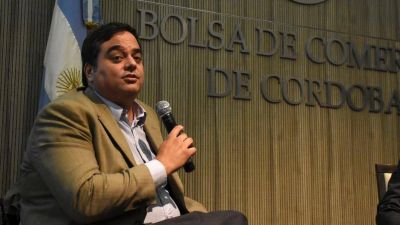 El Gobierno insiste con paritarias de 15%, pero ya admite que habr� que compensar en las revisiones