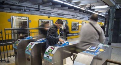 Contin�an las protestas en el subte con apertura de molinetes y paro en la L�nea D