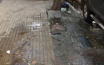 Explot� un ca�o de agua en pleno centro de la Ciudad