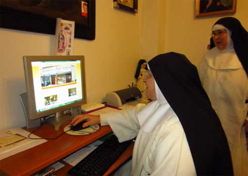 El Papa habilita a las monjas de clausura a usar internet