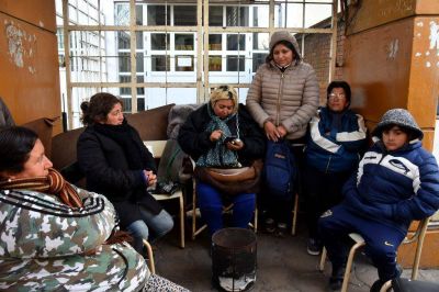 Se mantiene el acampe en Desarrollo Social: se encaden� una cooperativista