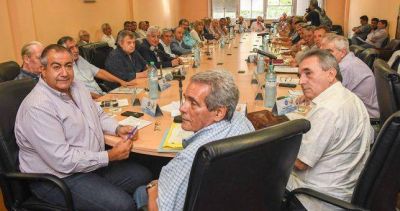Gremios industriales y empresarios se juntan para analizar la crisis industrial