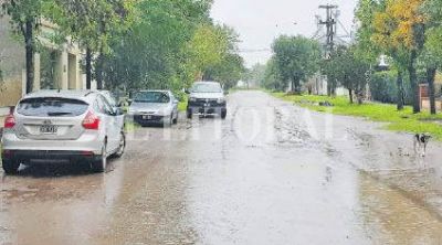 Tras el temporal buscan mejorar la transitabilidad en la traza urbana