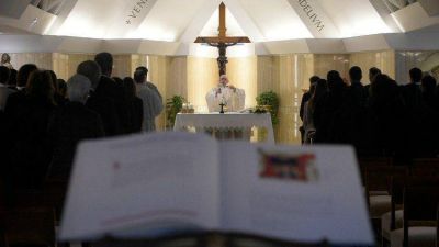 Homil�a del Papa: la ch�chara es una actitud asesina