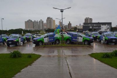 Ritondo entreg� en Miramar 25 nuevos patrulleros para el comando de polic�a rural