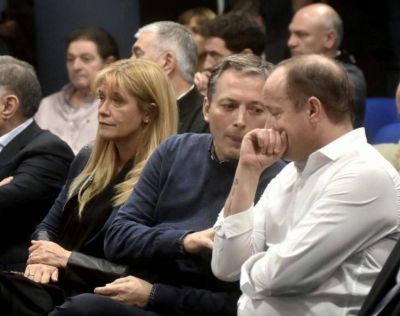 Alcaldes del PJ aseguran que Vidal ir� por el alumbrado p�blico y sospechan de diputados afines