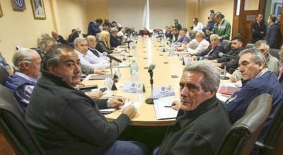 Tras los allanamientos a Camioneros, la CGT acus� al Gobierno de 