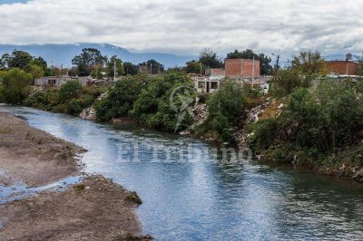 Concientizaci�n ambiental en el r�o