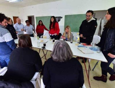 Madryn: Sastre, reunido con el Promeba y el BID