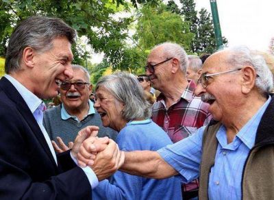 �Desaparece el PAMI?: Macri quiere que los gremios le paguen la obra social a sus jubilados