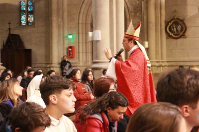 El Obispo de Mar del Plata encabez� un encuentro con j�venes en la Catedral