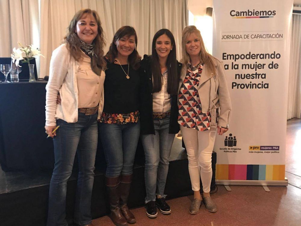 Necochenses en jornada del PRO Mujeres