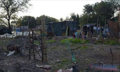 Ampl�an casas y conectan redes cloacales en la zona del Quilmes y El Cocal