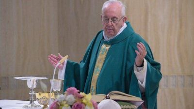 Papa en Santa Marta: la injusticia de explotar el trabajo es pecado mortal