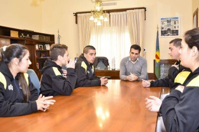 L�pez recibi� a escuela de Taekwondo que obtuvo medallas en Brasil