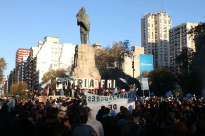Cientos de marplatenses rechazaron el acuerdo con el FMI