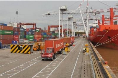 Por el incremento de las importaciones, Argentina profundiz� su d�ficit comercial