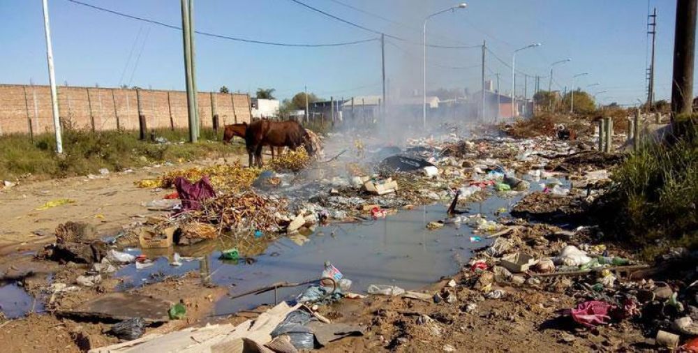 Vecinos piden soluciones por un basural ubicado en C�rdoba y Villaguay