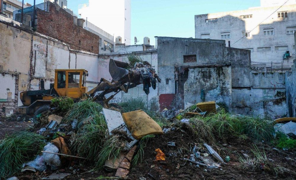 El Municipio realiz� tareas de limpieza en un terreno bald�o c�ntrico
