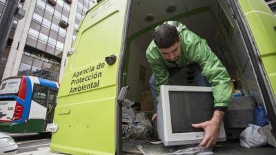 Suman centros verdes para que los vecinos lleven la basura electr�nica